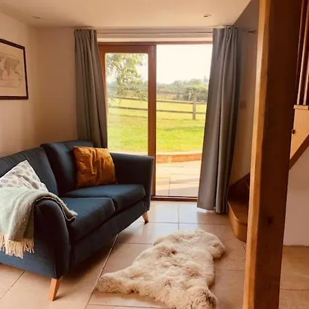 2 Beds & Living In Our Idyllic Country Cottage Bedford Exterior photo