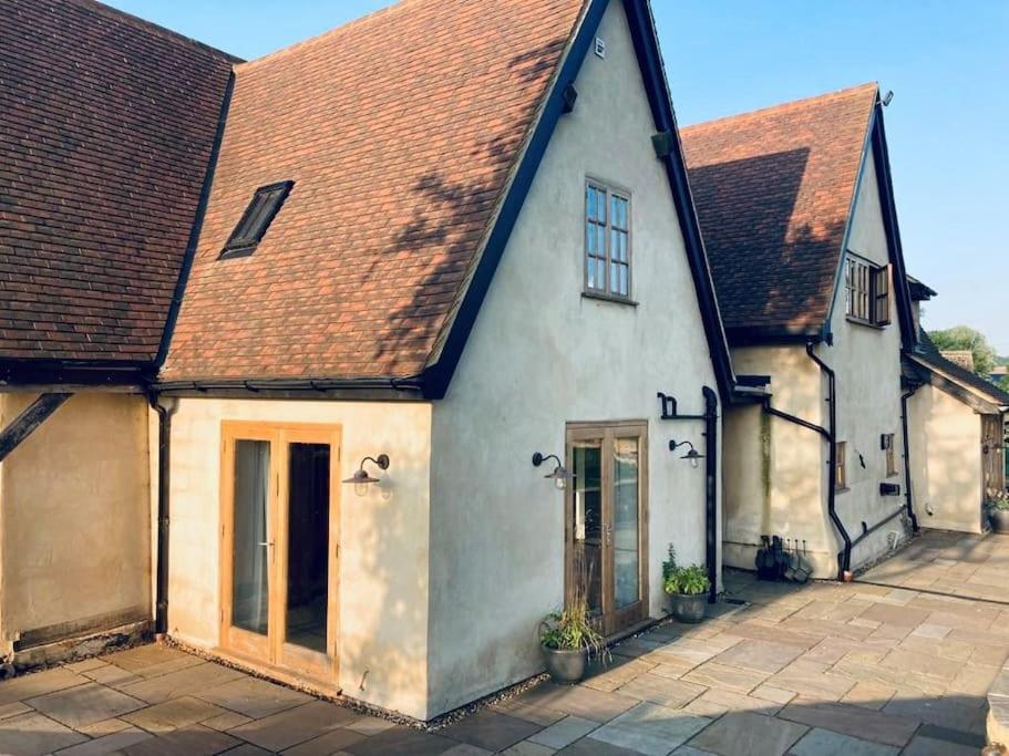 2 Beds & Living In Our Idyllic Country Apartment