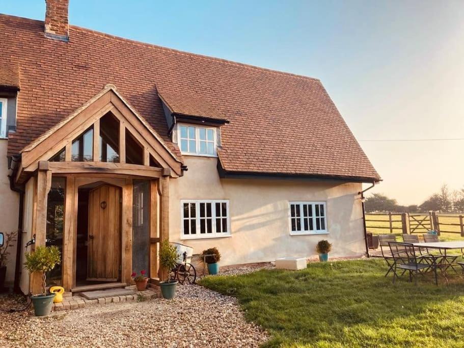 2 Beds & Living In Our Idyllic Country Apartment *