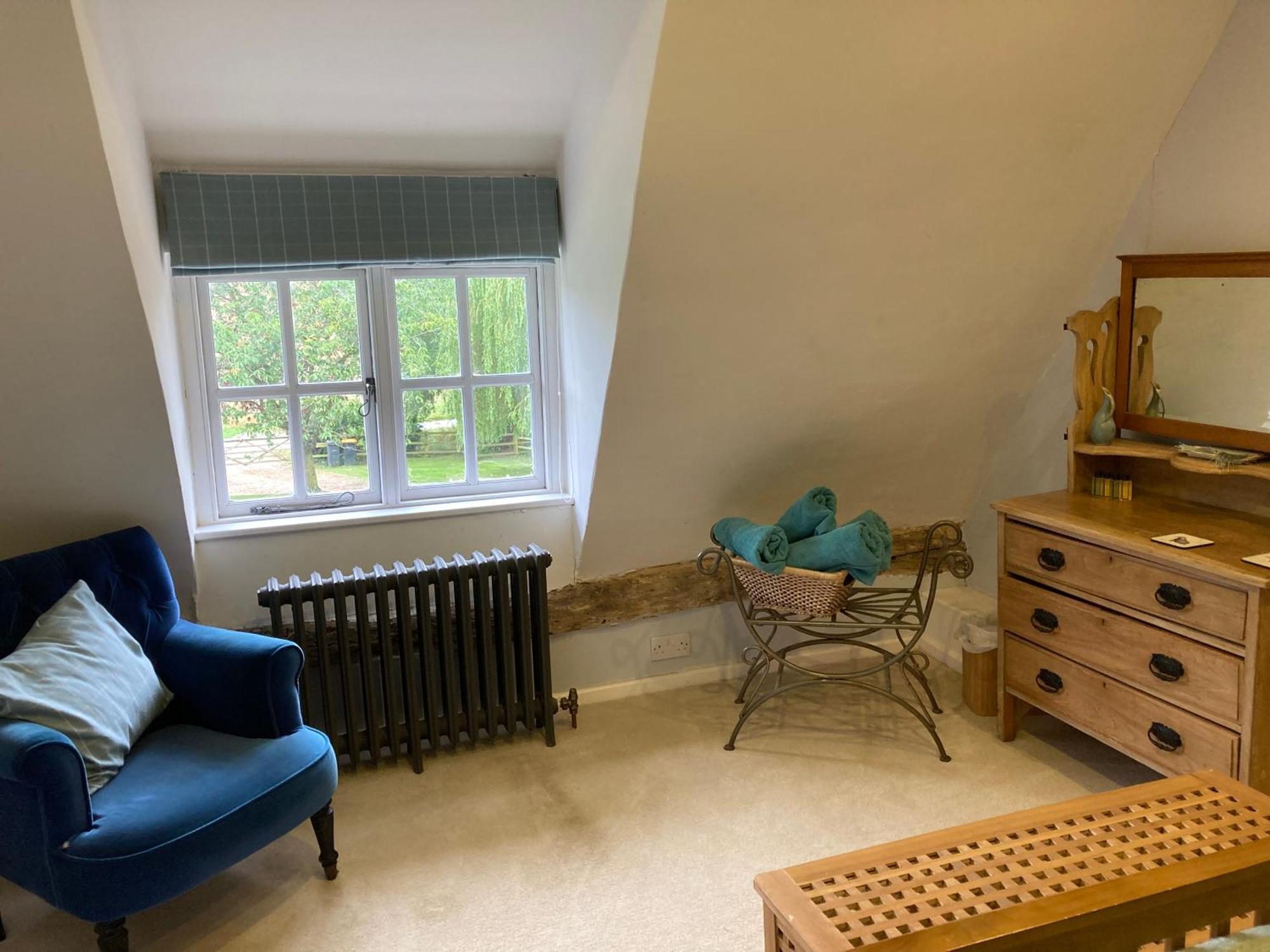 2 Beds & Living In Our Idyllic Country Apartment *